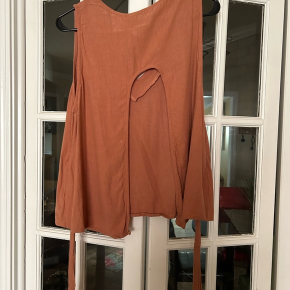 VICI wrap sleeveless blouse - Picture 2 of 3